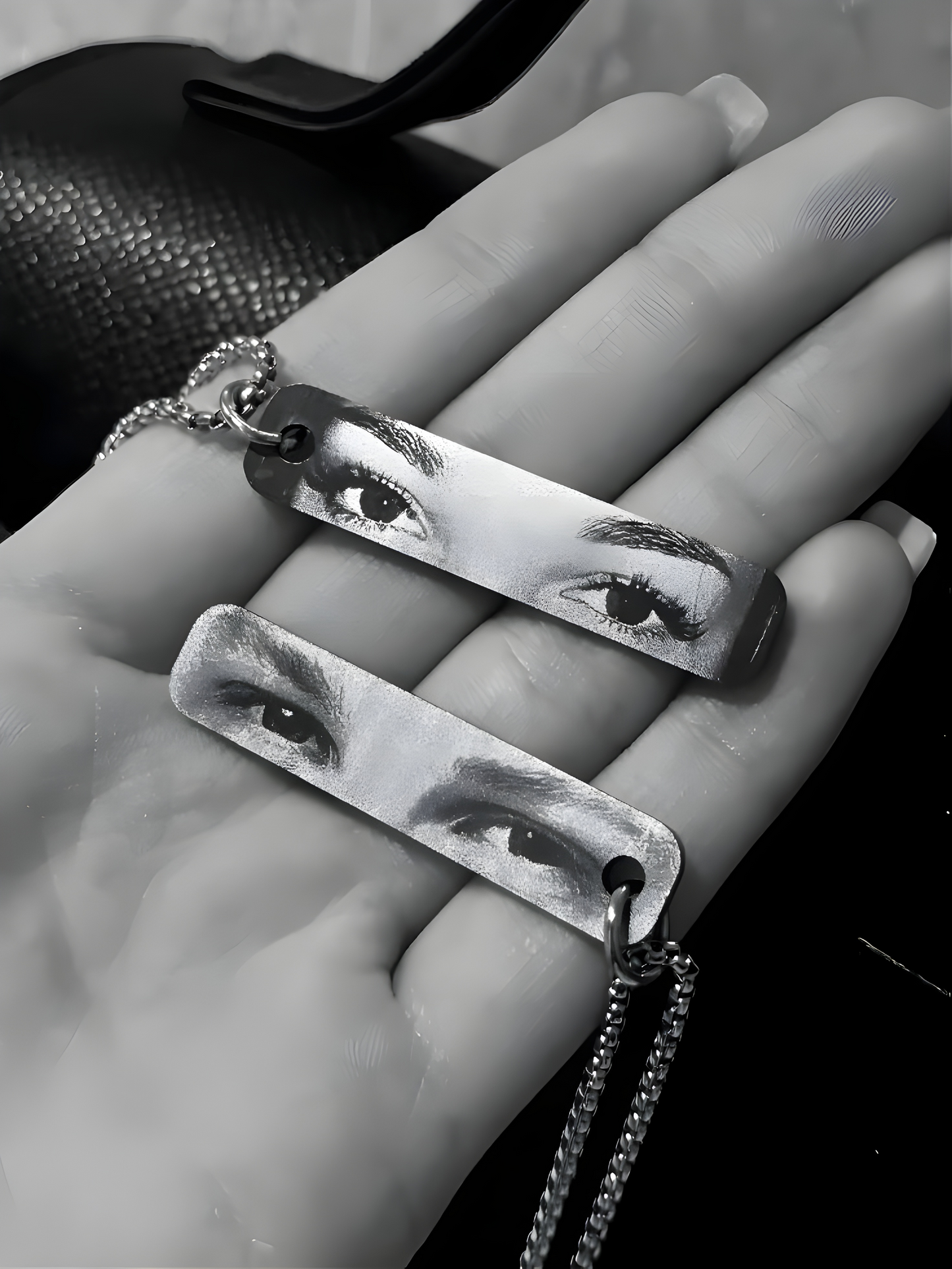 Customize eye pendant With back name