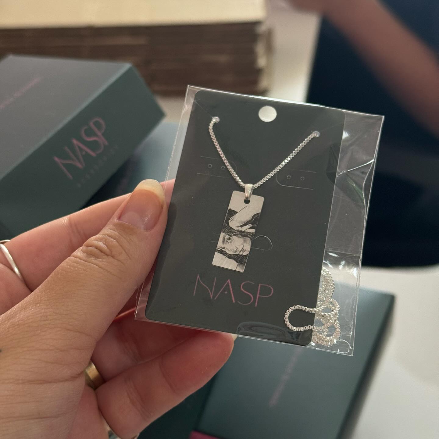 Customize eye pendant With back name