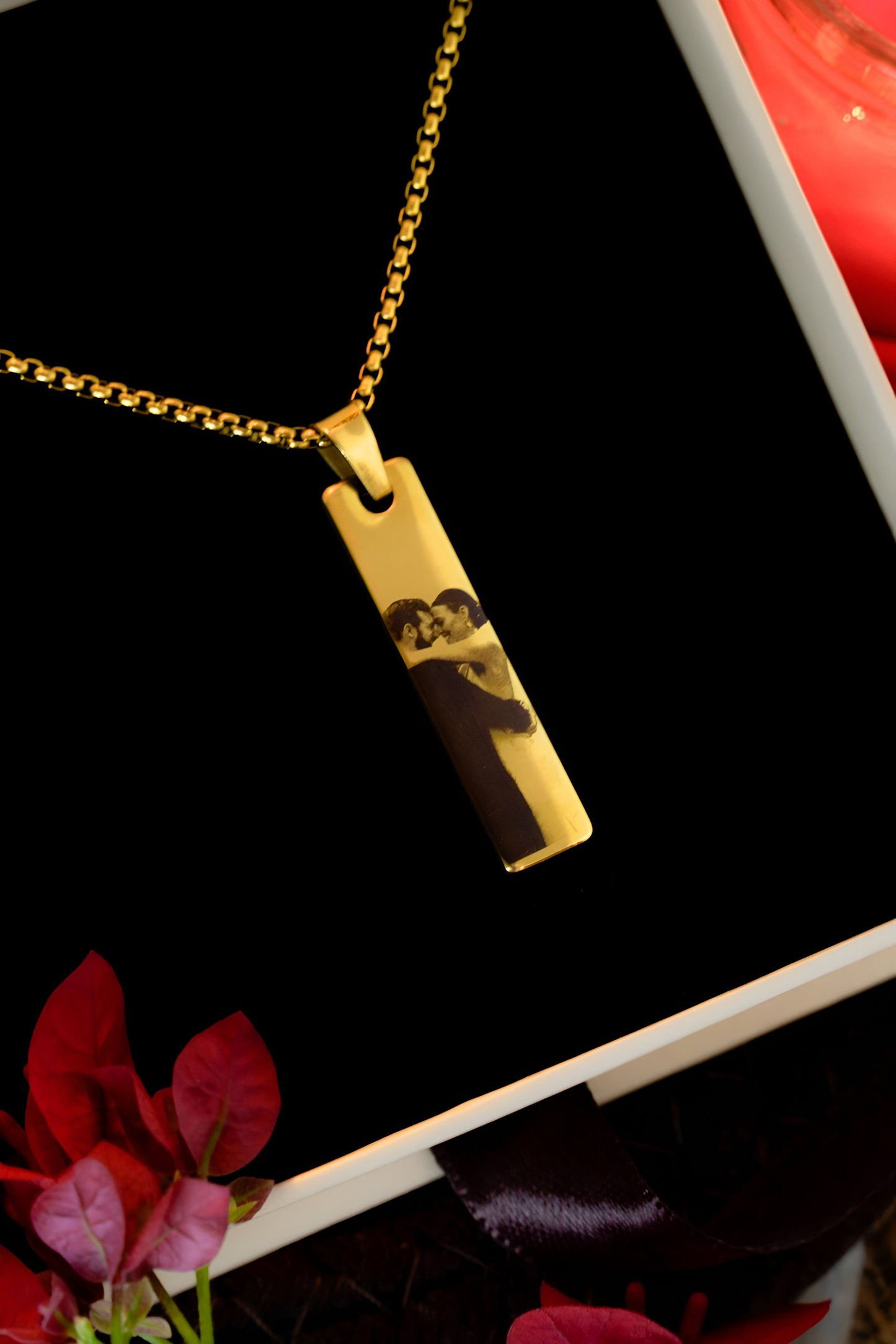 Cutomize Couple full image engrved Pendant