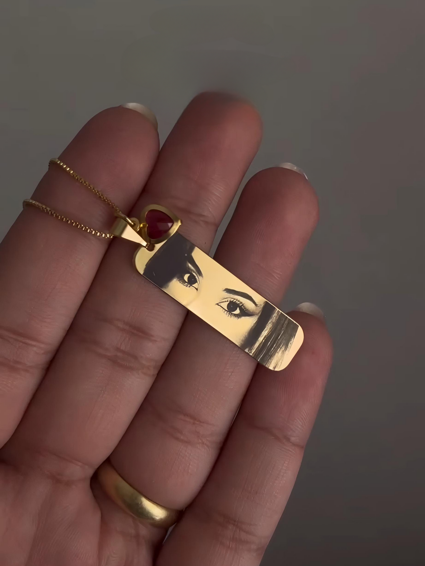 Customized Eye's Pendent